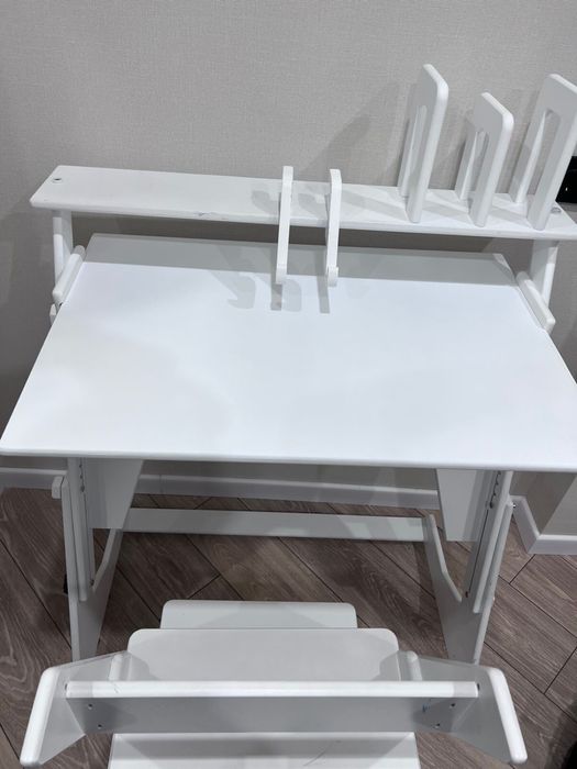 Продам столик со стулом трансформер