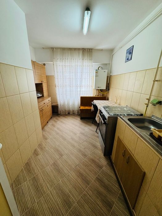 Apartament 2 camere , decomandat, zona Orizont