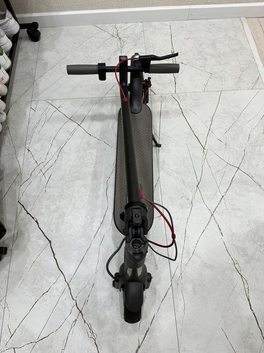 Продам электросамокат Xiomi M365