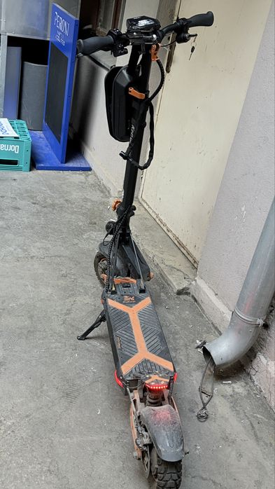 Vând trotineta electrica kukirin g 2 max