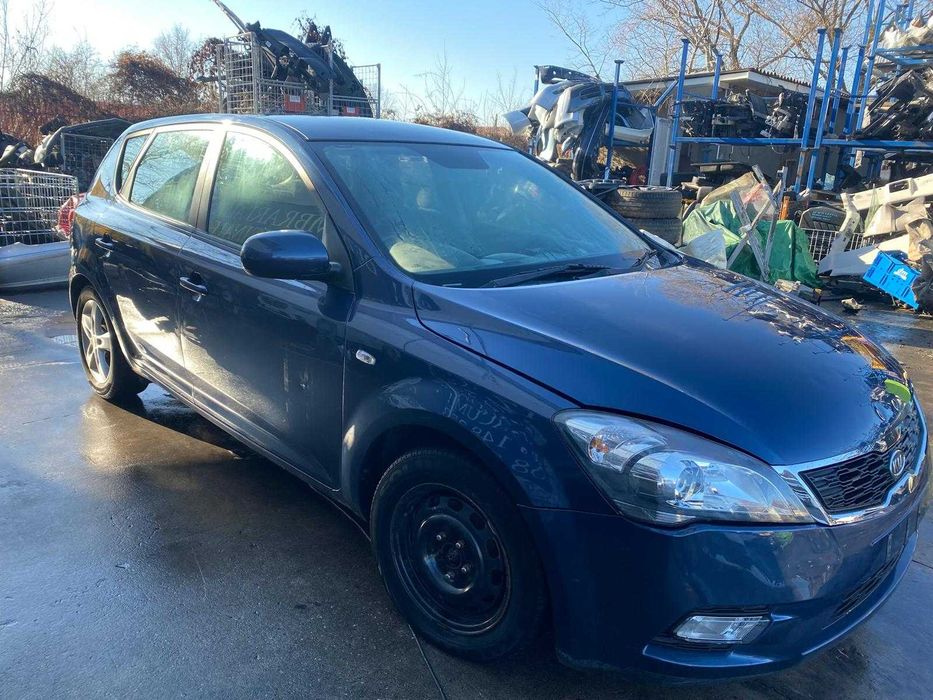 DEZMEMBREZ Kia CEED 1.6i 1.6d  Motor Cutie Bara Far Capota Usa Bara