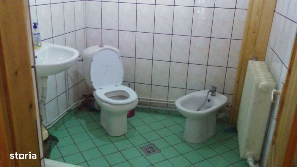 Vanzare Cabana in pitorerscul peisaj din Plaiul Foii, Zarnesti Brasov