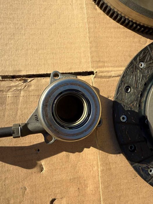 Съединител и маховик комплект