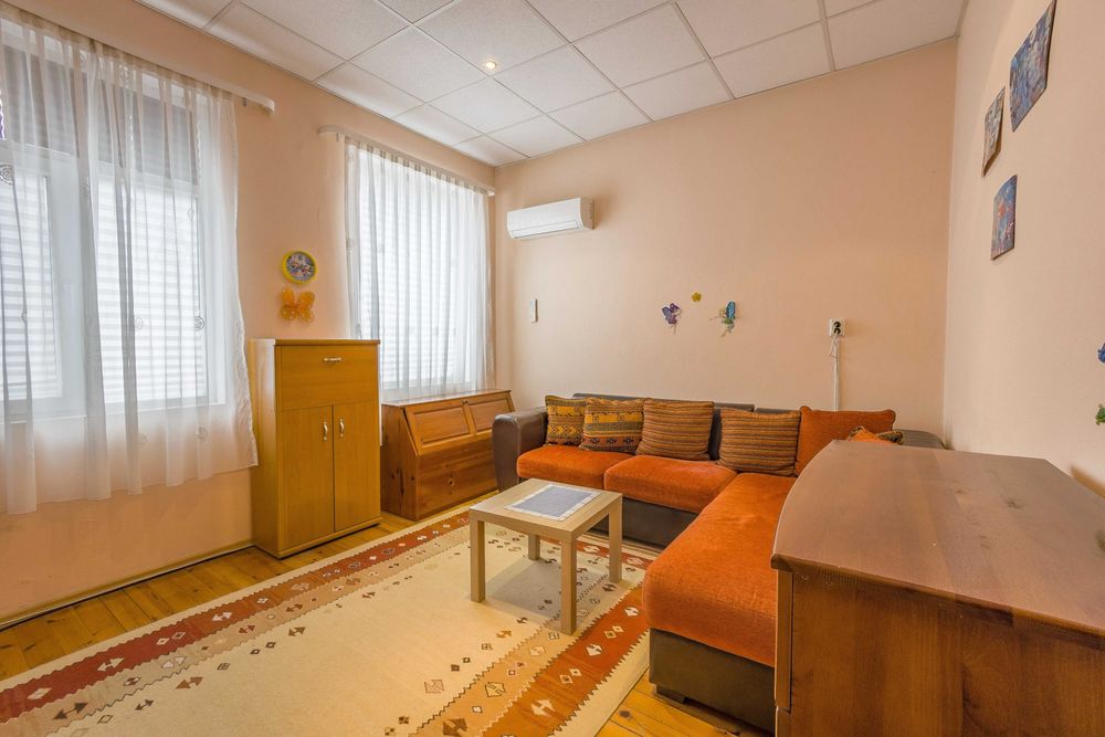 Дава се под наем Тристаен апартамент в Своге - 110 кв.м за 370 € - Снимка #2