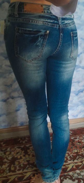 Джинсы STEERING рваные