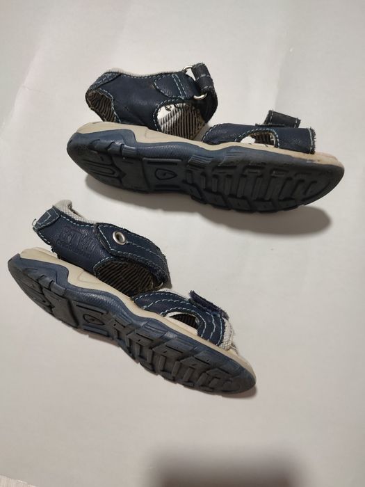 Обувь мальчику, сандали и кросовки