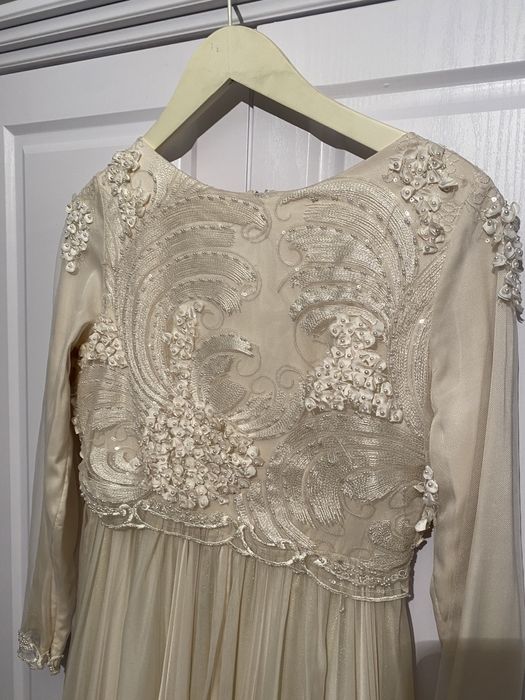 Платье вечернее