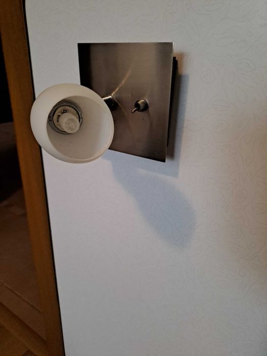 Стенна нощна лампа с ключе,