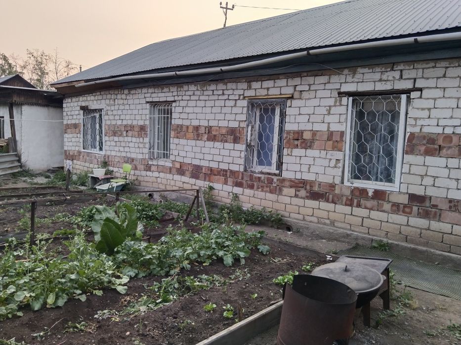 Продам дом на  Шорманова 48