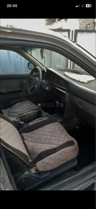 Mazda 626,1990года