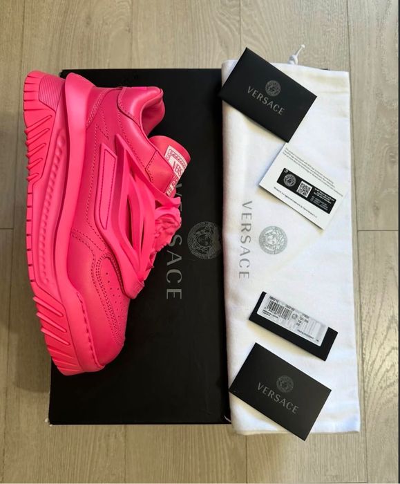 Adidasi versace odissea