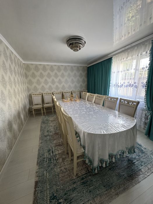 Продам стол до 4 метров