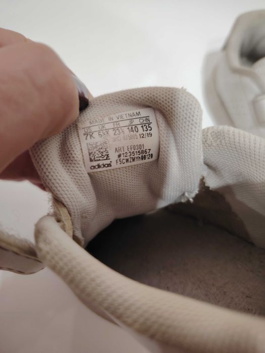 Маратонки Nike номер 25 и Аdidas номер 23.5