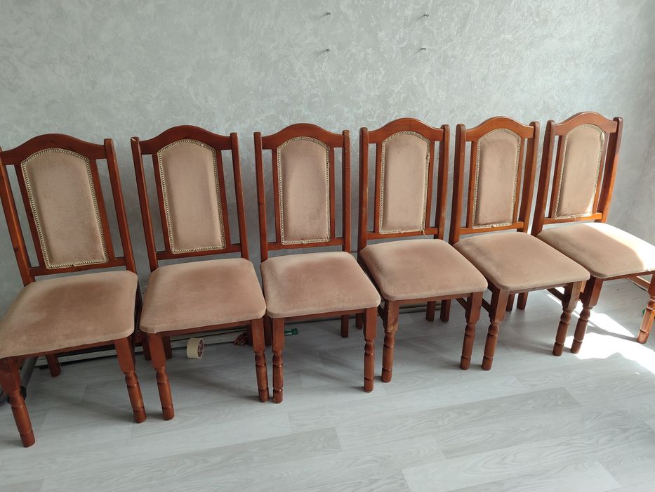 Продам обеденные стулья 6шт .