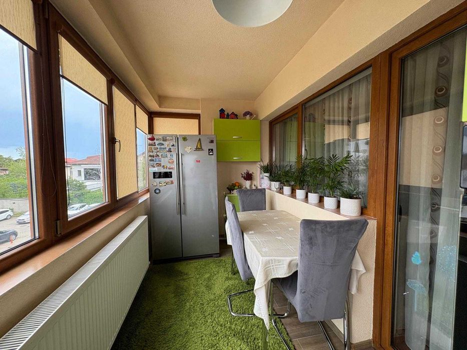 Apartament 3 camere spatios si mobilat cu parcare inclusa