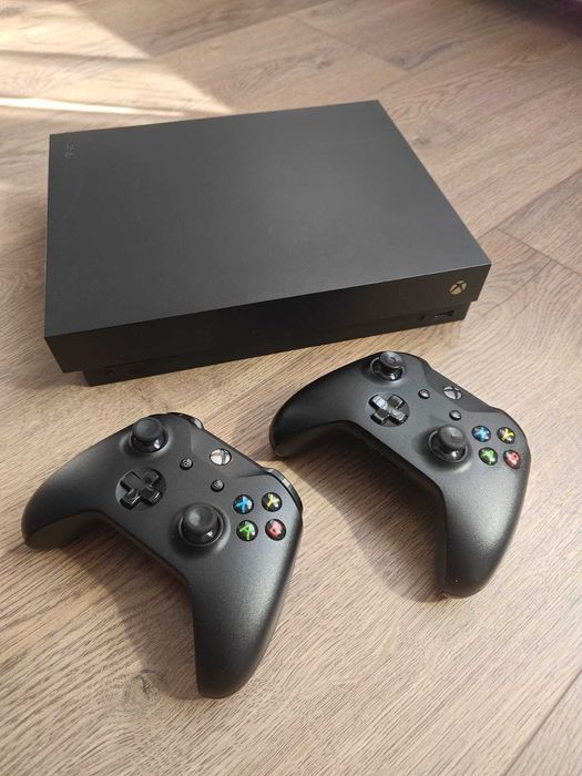 Xbox One X 1TB 2 controlere si 13 jocuri xbox one stare foarte buna fara defecte, cu minecraft, fifa, call of duty, NFS