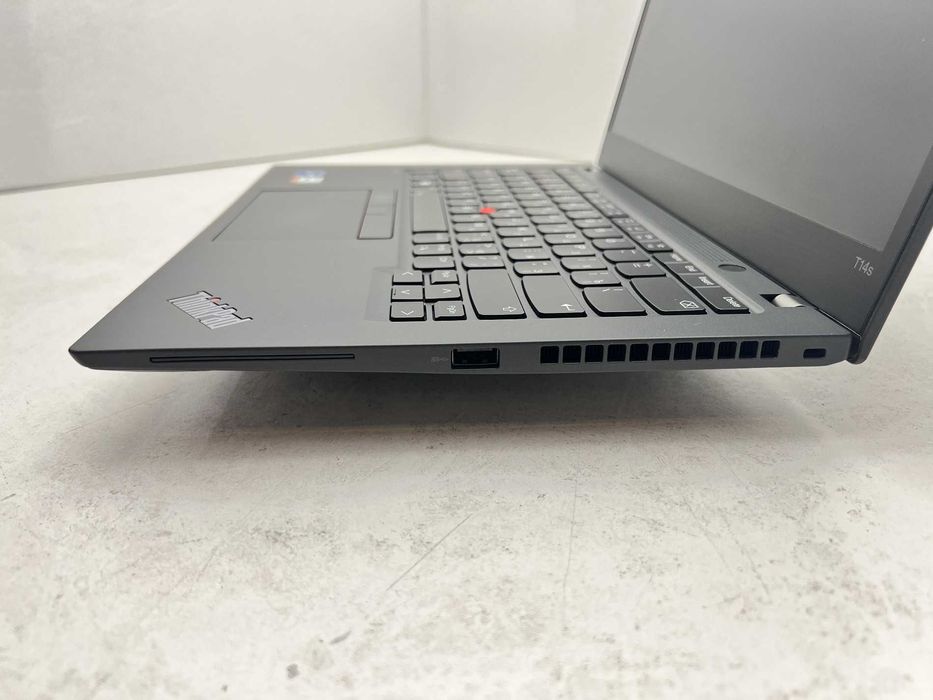 бизнес клас Lenovo ThinkPad T14s G2 14" i7-1185G7 32GB 510GB клас А с Гаранция