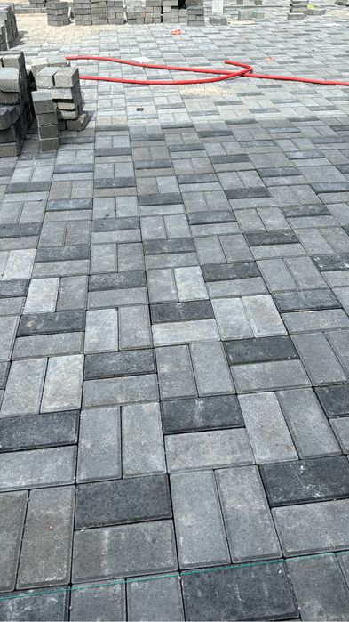 Укладка тротуарной плитки (брусчатки)