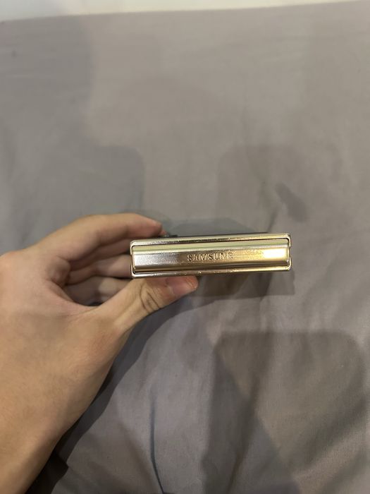 Samsung Z flip 4