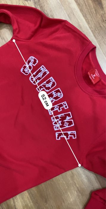 Красная кофта  supreme