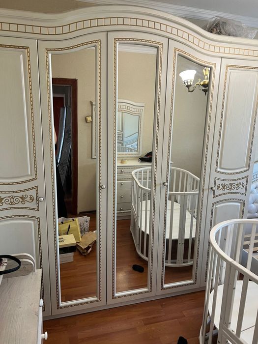 Продам спальный гарнитур