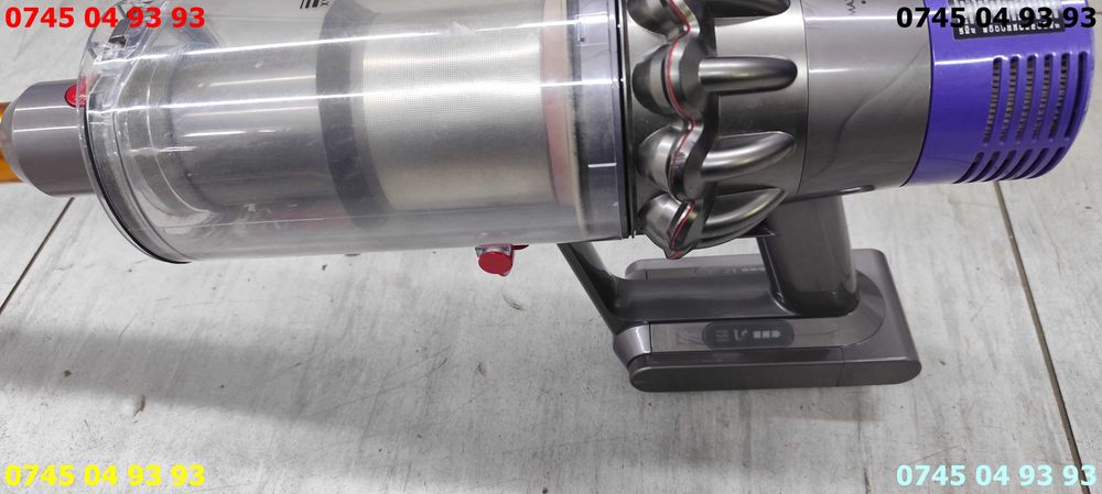 aspirator DYSON V10 functional fara incarcator