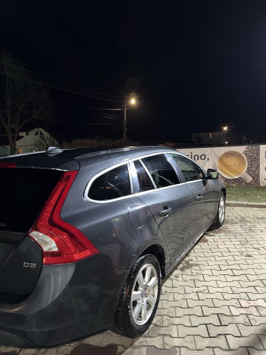se vinde Volvo v60 D3
