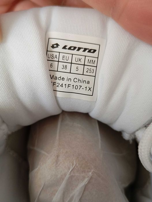 Чисто нови маратонки Lotto