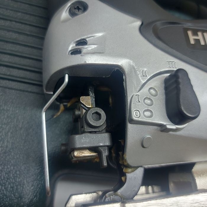 Електрически прободен трион(зеге) Hitachi / Hikoki 705W CJ90VST Eco