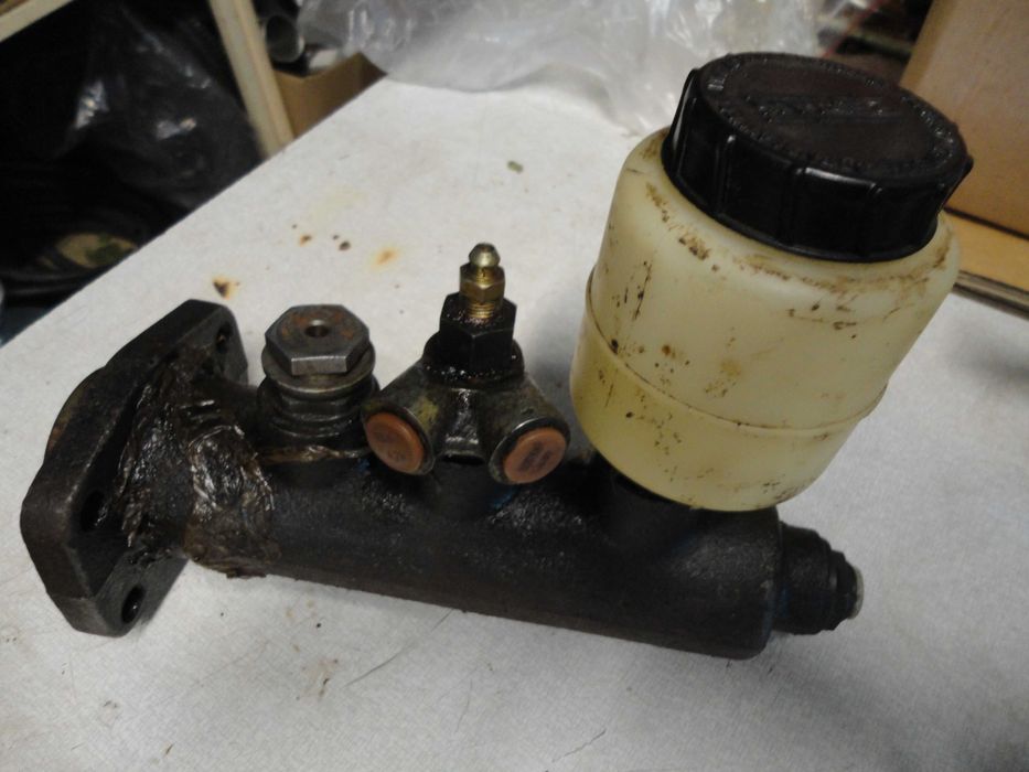 Серво-ПГУ-КАМАЗ Мост главини,болтове 8 т.р-ке,Ремби,Камаз,Шкода