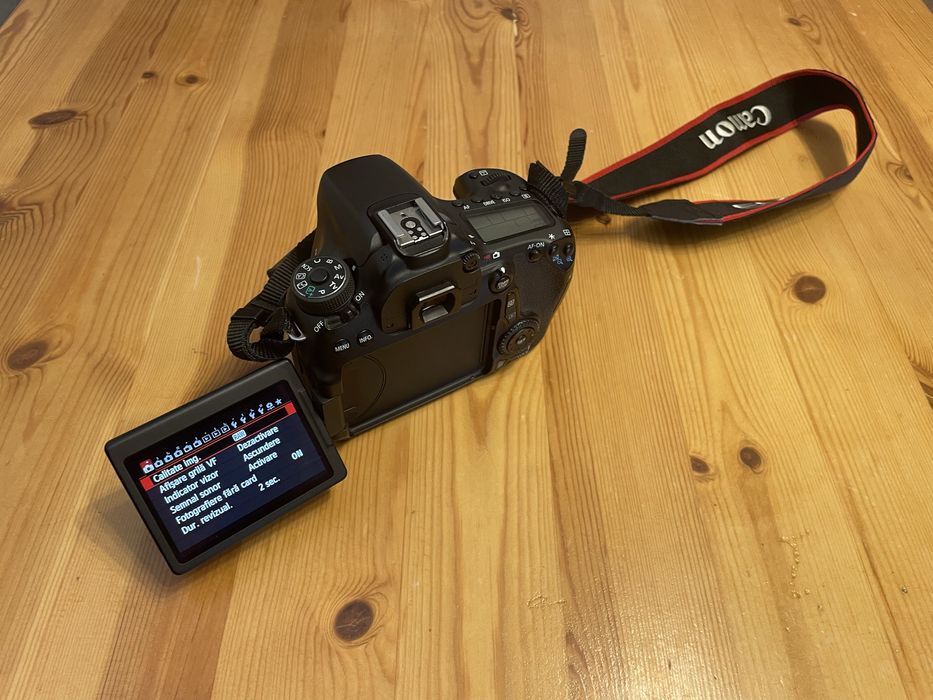 Vind aparat foto  body Canon 70 D
