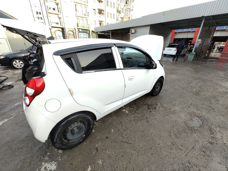 Продается Spark состояние идеальное