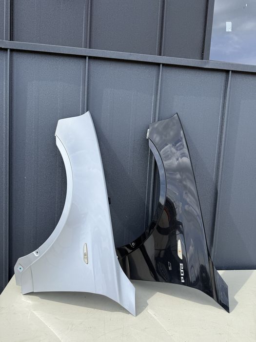 Aripa stanga BMW X3 E83 blach saphire 475/aripa dreapta cu defect