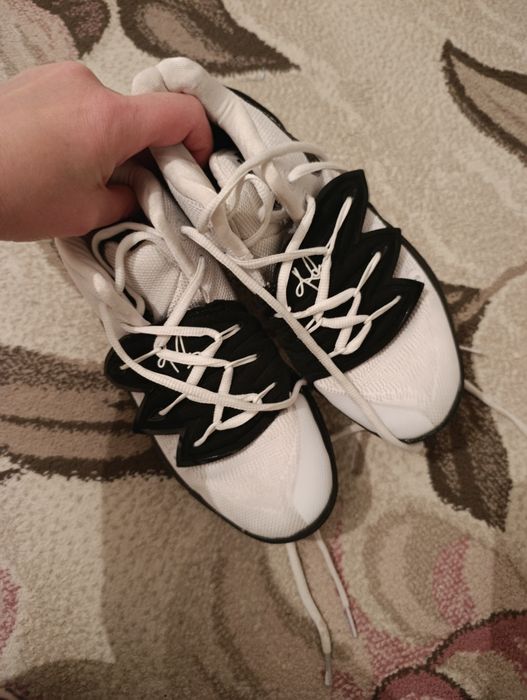 Баскетбольные кроссовки