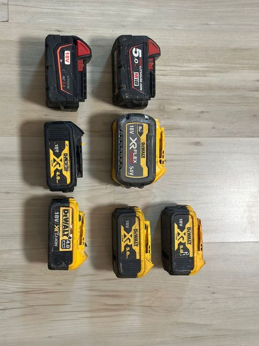 Baterii defecte Dewalt 5ah 4ah