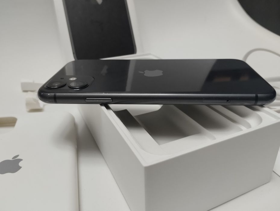 iPhone 11 с документами. АКБ 74%.