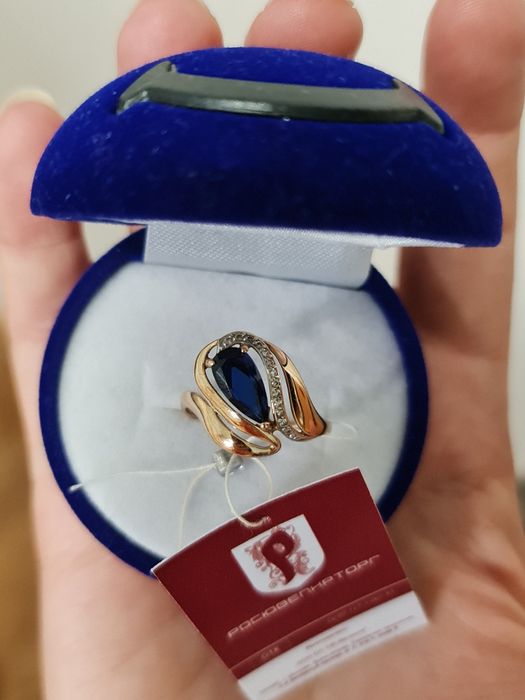 Золотое сапфировое кольцо 585 пробы 18 размер