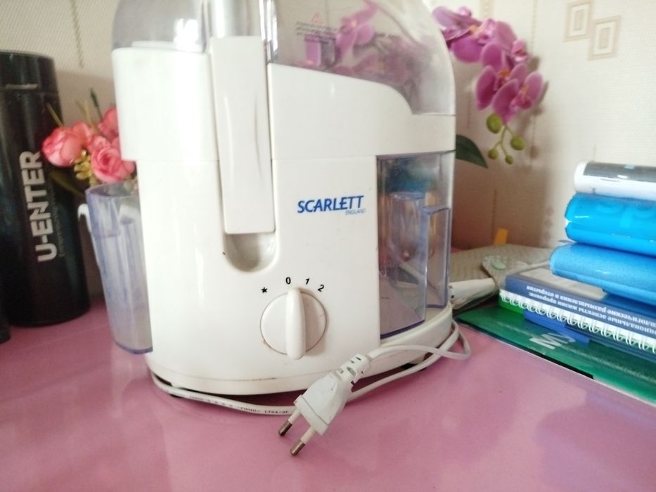 Соко выжималка "Scarlett"