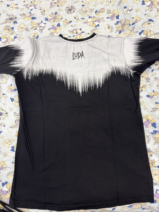 Тениска LUDA,черна,добро състояние