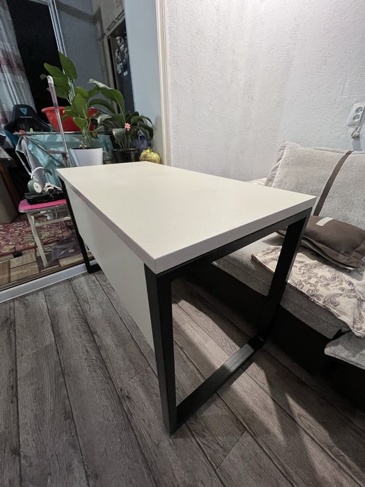 Стол компьютерный новый