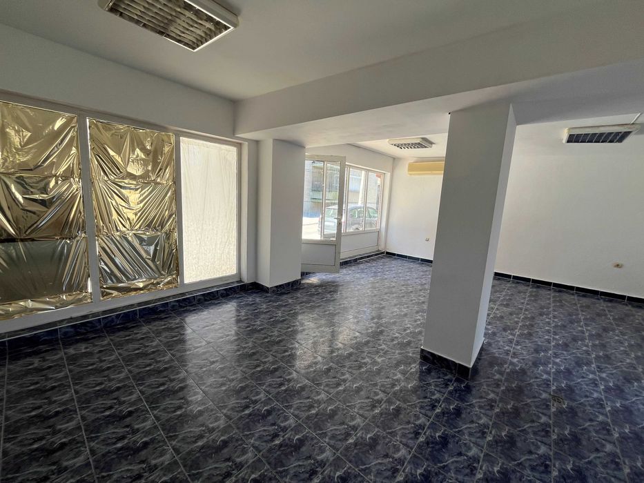 Отдава се под наем търговско помещение в района на ОУ „Георги Кирков“