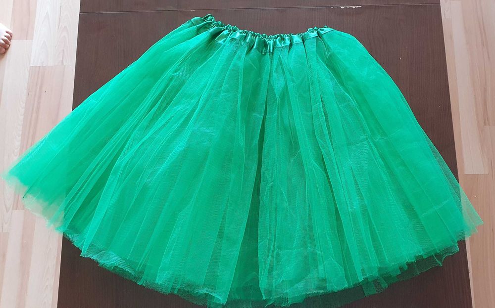 Кума комплект: Сатенен халат и туту L+ Пантофи +ластик+слънчеви очила