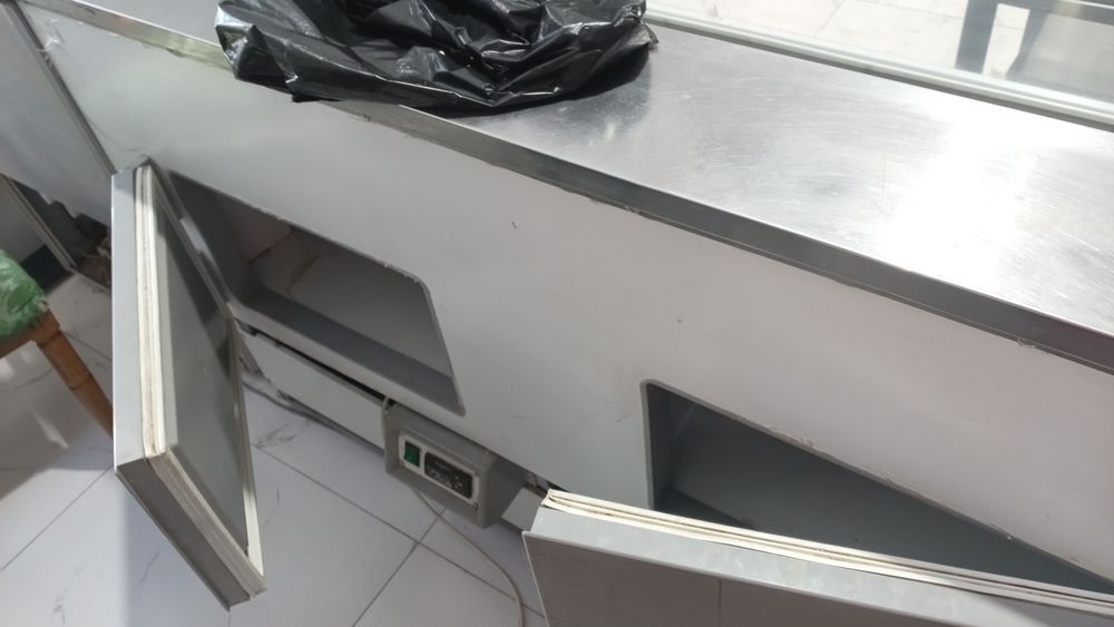 Холодильная витрина