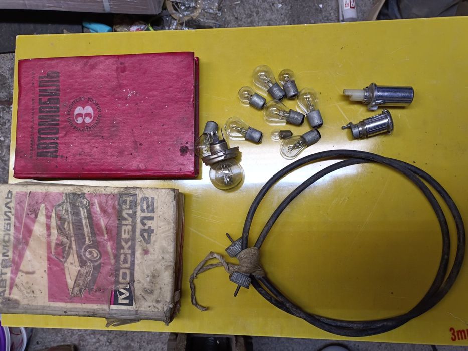 Запчасти на москвич продам