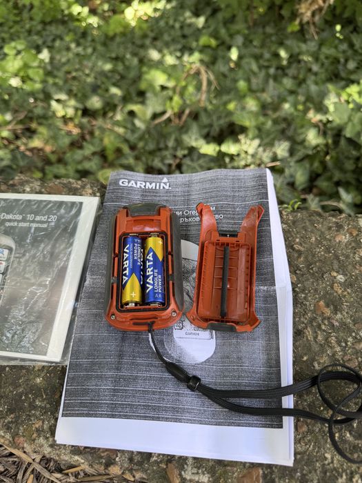 Продавам компактна планинска GPS навигация Garmin Dakota 20