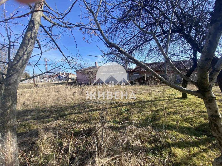 Продава къща с двор 900 кв.м, с.Новаково, обл. Варна