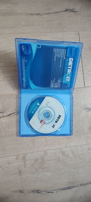 Бу диски для пс4 Detroit become human и Horizon zero dawn