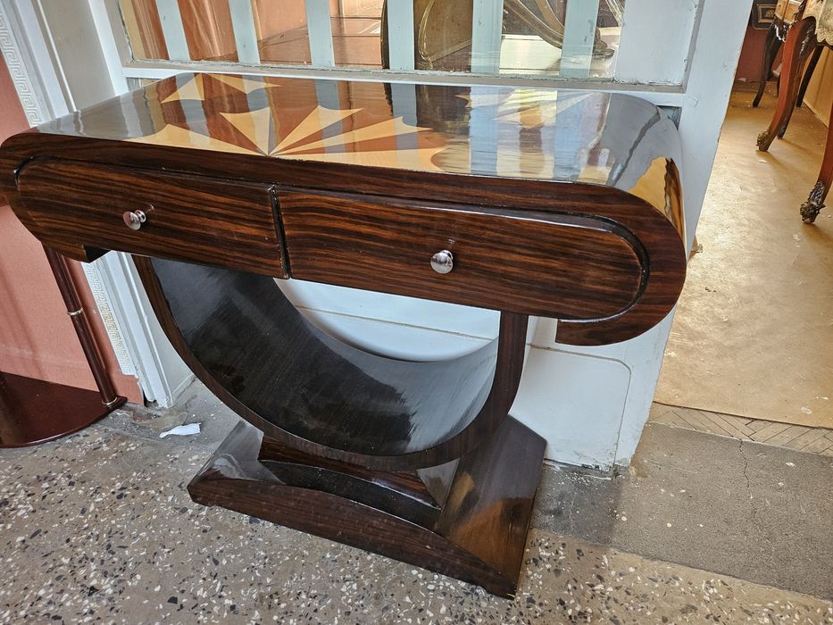 Седмичен Френски комод