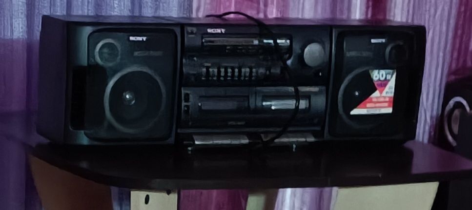 Двухкассетная магнитола