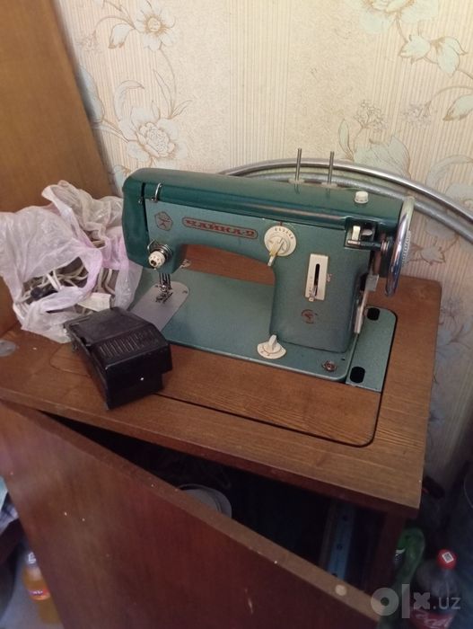 Продам швейную машинку